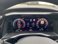 Volkswagen Multivan 1.5 TSI PHEV 4M Long Style Akční